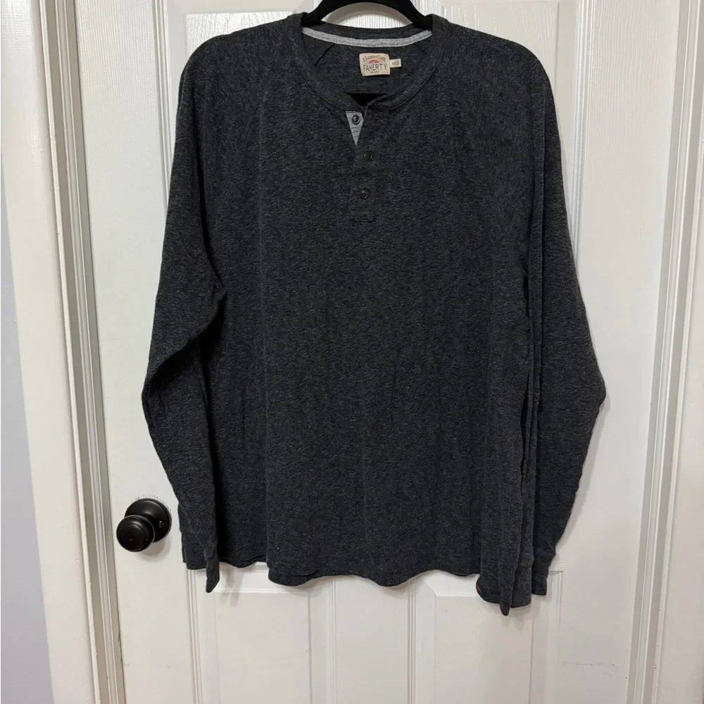 FAHERTY men’s long sleeve Henley size XXL grey‎